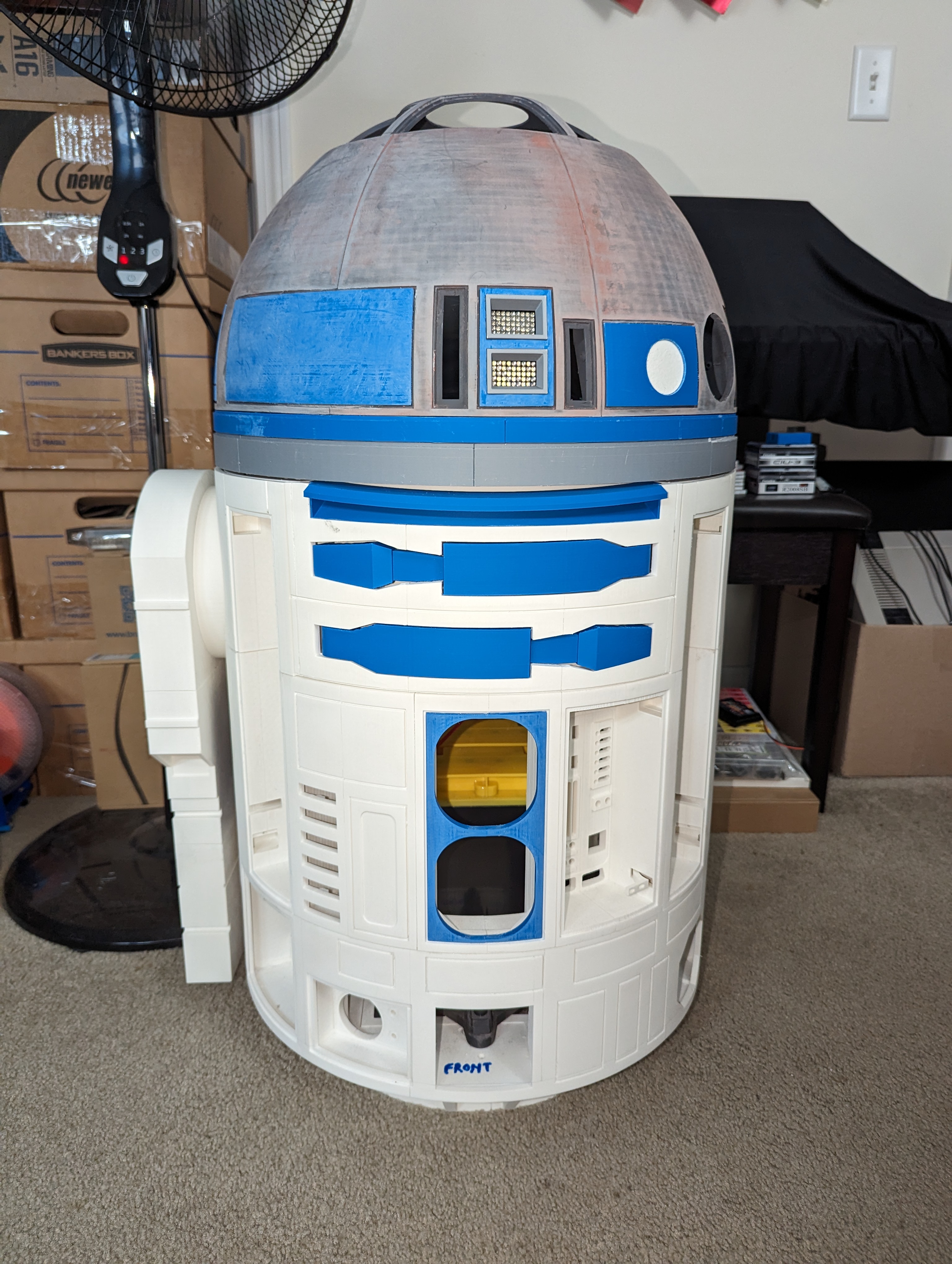 R2-D2 build, view 10