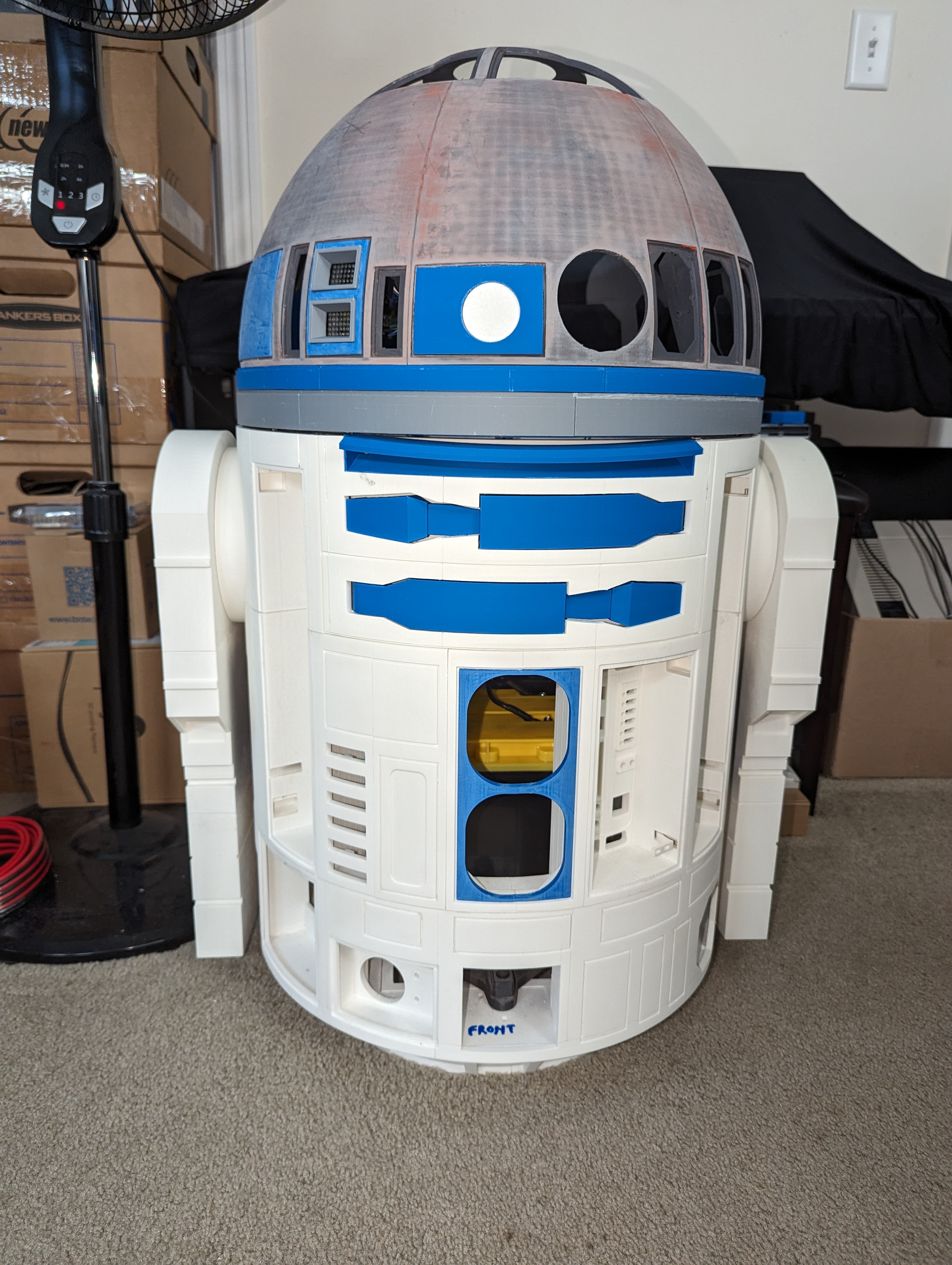 R2-D2 build, view 11