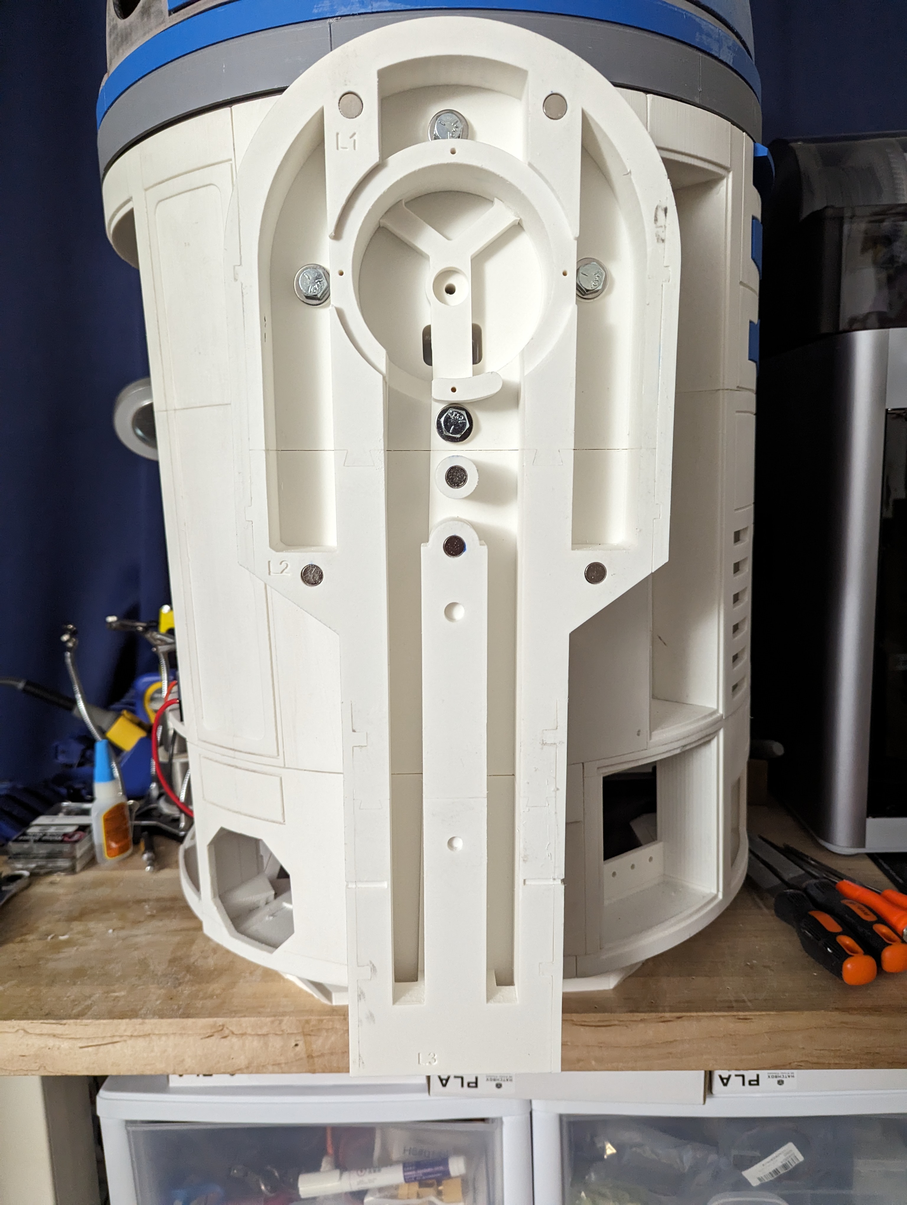 R2-D2 build, view 12