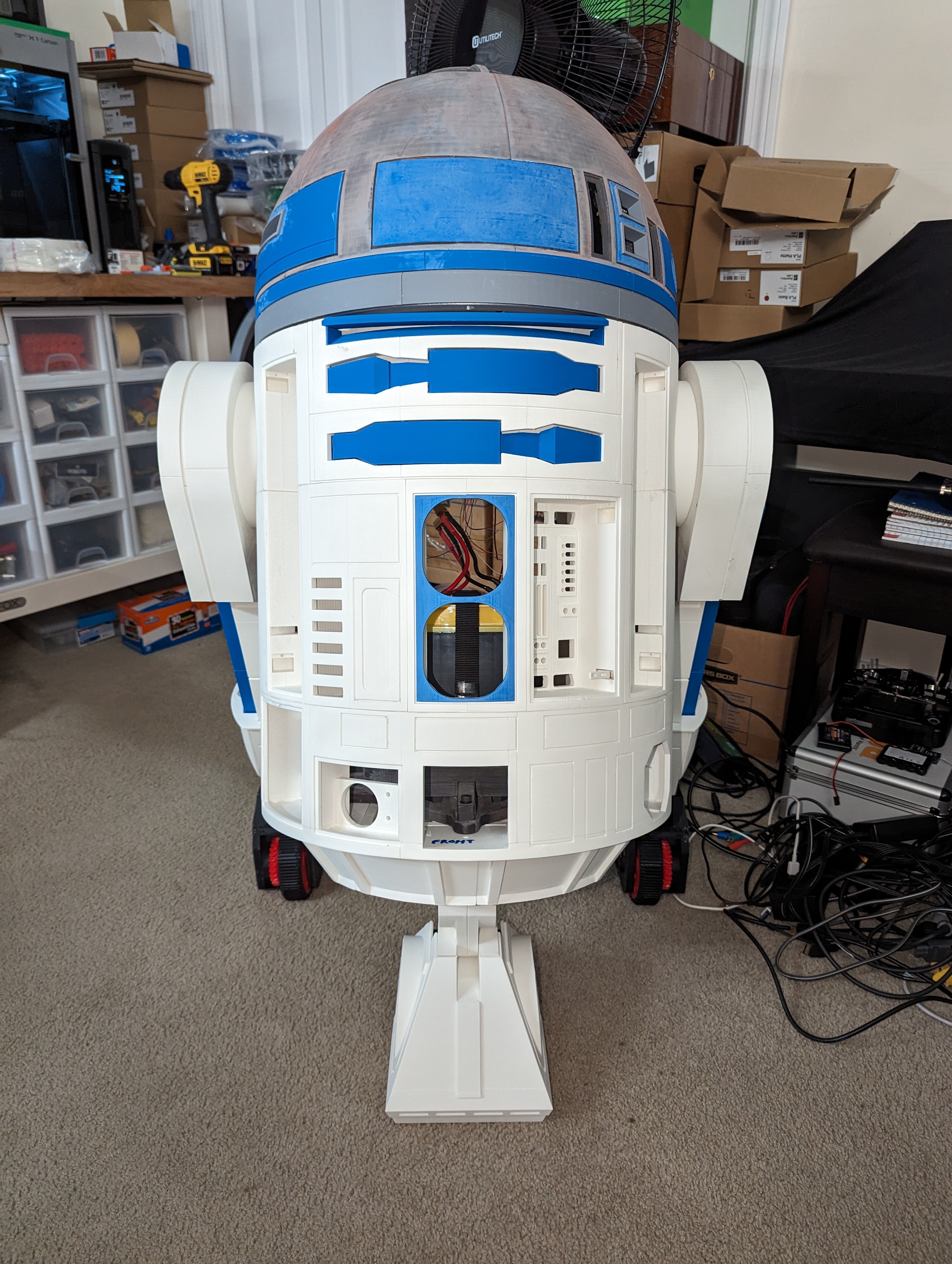 R2-D2 build, view 17