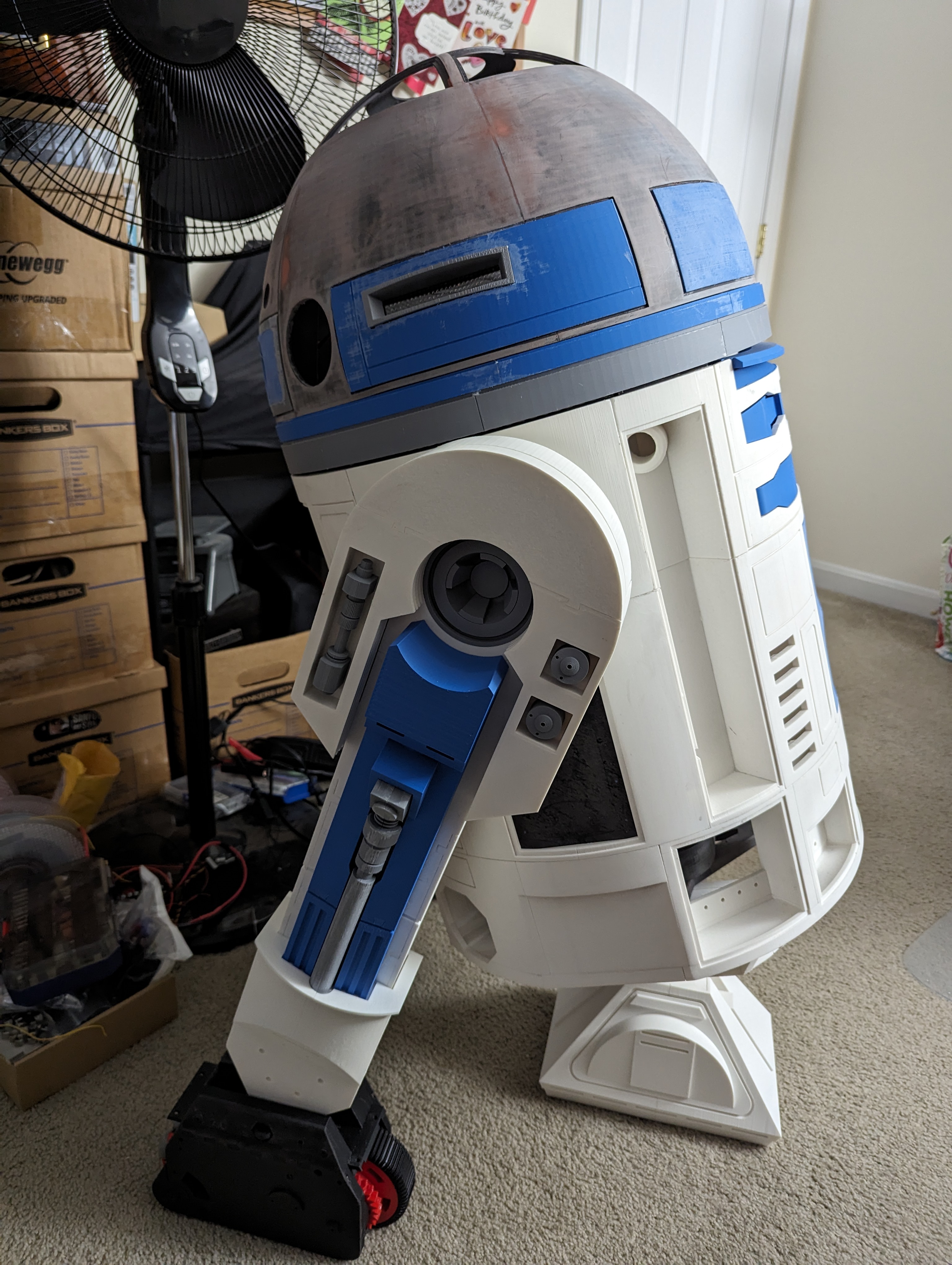 R2-D2 build, view 19